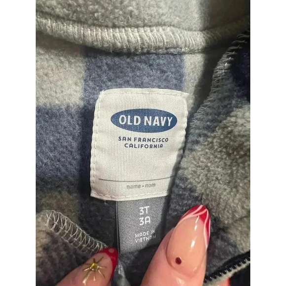 Old navy boys pullover shirt  bundle if 2 size 3T - Picture 2 of 9